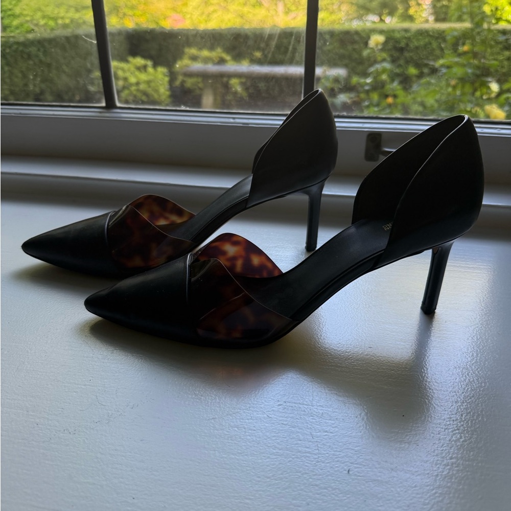 DVF black leather and tortoise heels size 9.5